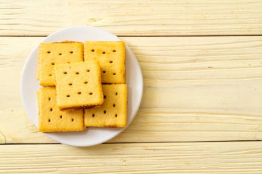 ananas reçeli ile peynirli bisküvi