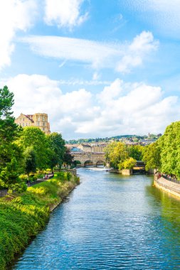 Görünüm pulteney Köprüsü river avon Bath, İngiltere