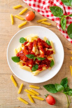 Domates soslu makarna. 