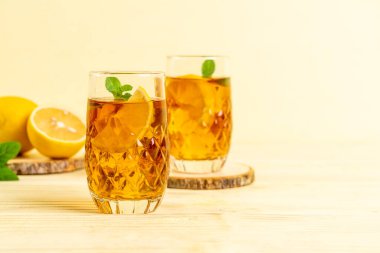 Buz limon çay bardak