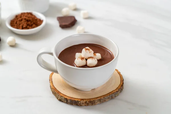 Chocolate quente com marshmallows — Fotografia de Stock