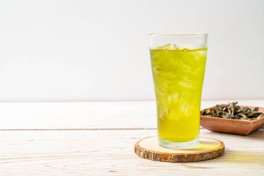 buzlu Japon yeşil çay