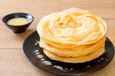 Kızarmış gevrek roti hamur