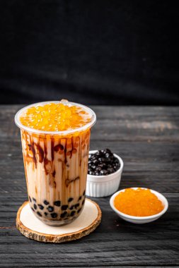 Kabarcıklı Tayvan sütü çayı