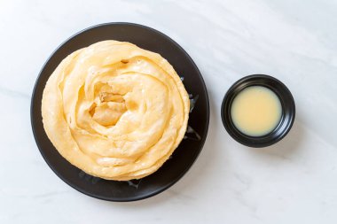 Kızarmış gevrek roti hamur