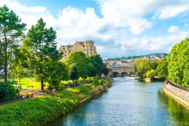 Görünüm pulteney Köprüsü river avon Bath, İngiltere