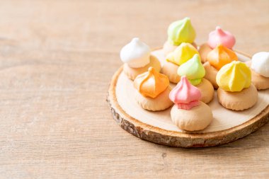 renkli şeker ile bisküvi ekmek