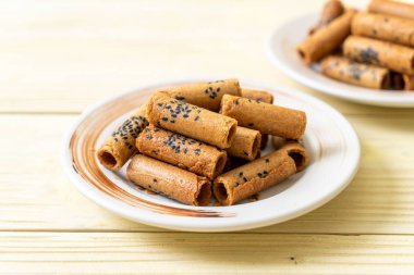 Taylandlı çıtır Hindistan cevizi rulo