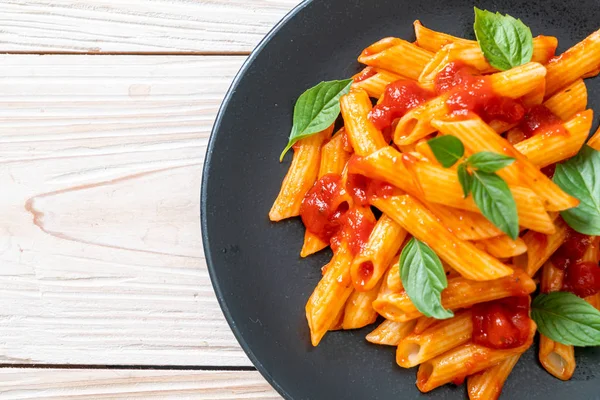 Penne in salsa di pomodoro — Foto Stock