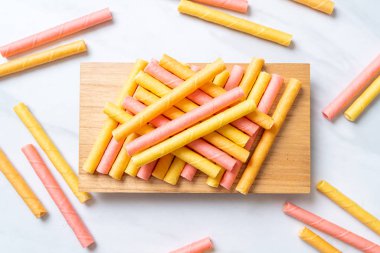 renkli gofret sopa rulo 