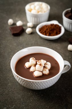 Şekerlemeli sıcak çikolata.