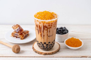 Kabarcıklı Tayvan sütü çayı