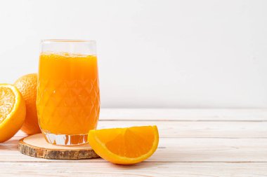 taze portakal suyu cam 