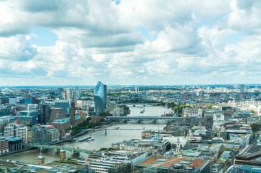 Thames Nehri ile Londra Havacılık Manzarası 