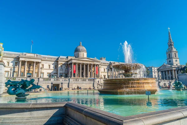 LONDRES - UK, TRAFALGAR SQUARE, SEP 1, 2019. Trafalgar Square é — Fotografia de Stock