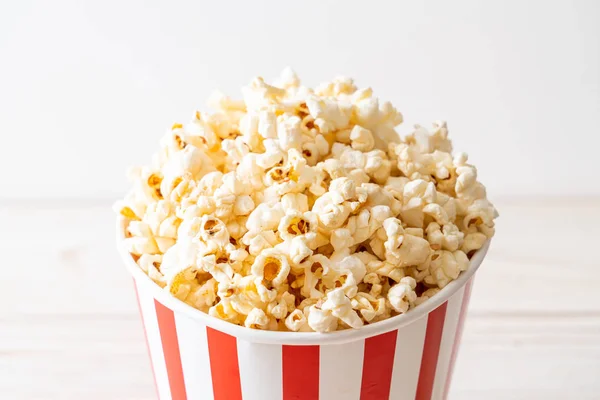 Film Popcorn im Eimer — Stockfoto