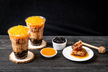 Kabarcıklı Tayvan sütü çayı