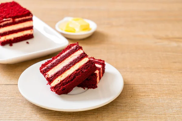 Вкусный красный бархатный торт — стоковое фото