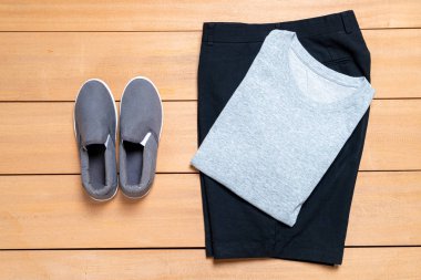 Güzel rahat erkek giyim ve moda seti 