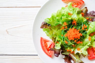 vegetable salad with Japanese seaweed and shrimp eggs 