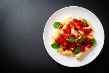 Domates soslu makarna. 