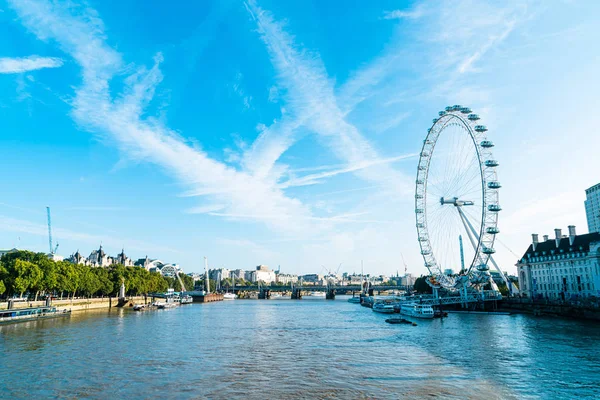 Thames Nehri ile Londra Şehri, Uk — Stok fotoğraf