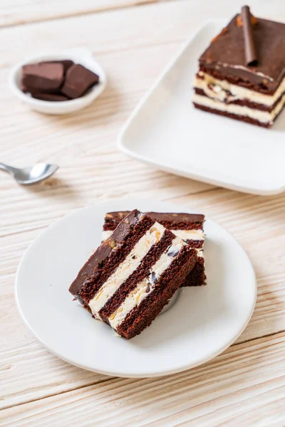 Delicious chocolate cake with almonds — Stock Photo, Image