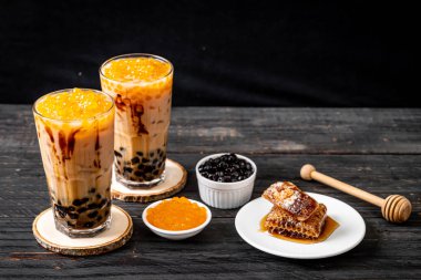 Kabarcıklı Tayvan sütü çayı