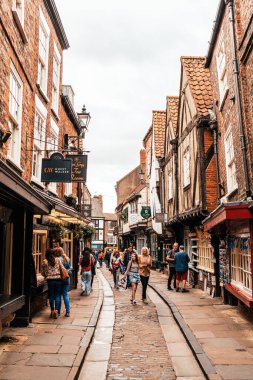 York, Uk - 3 Şubat 2019: Shambles pazarında küçük bir cadde