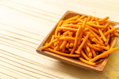 sarımsak bisküvi ekmek çubuğu