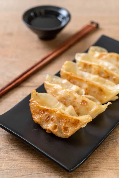 Gyoza japonais ou des boulettes snack — Photo