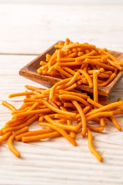 sarımsak bisküvi ekmek çubuğu