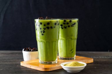 kabarcık ile yeşil çay latte