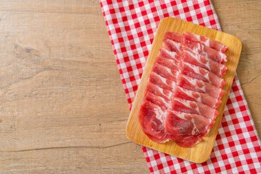 sliced collar pork raw