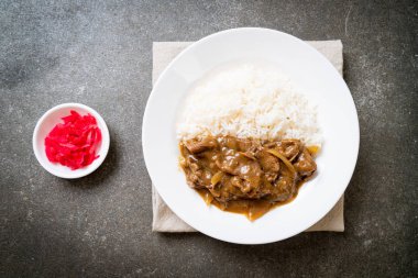 Dilimlenmiş Körili Pirinç