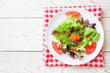 vegetable salad with Japanese seaweed and shrimp eggs 