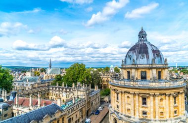 Radcliffe Kamera ve Oxfo Üniversitesi'nde Tüm Souls College
