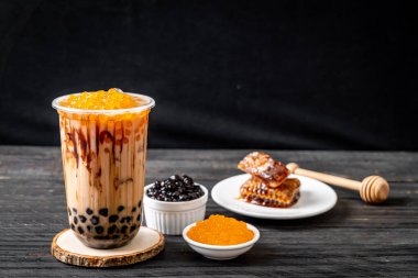 Kabarcıklı Tayvan sütü çayı