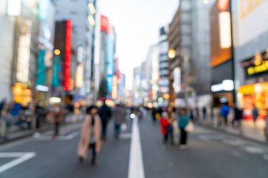 Tokyo, Japonya 'daki Shinjuku' da soyut bulanık alışveriş caddesi