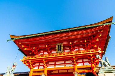 Japonya, Kyoto 'daki Fushimi Inari Tapınağı' nda güzel bir mimari..