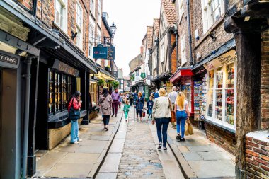 York, Uk - 3 Şubat 2019: Shambles pazarında küçük bir cadde