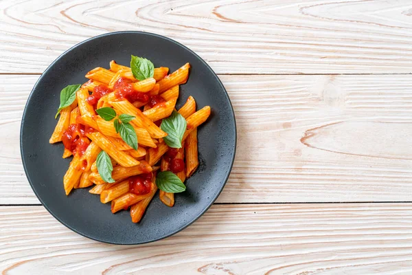 Penne in salsa di pomodoro — Foto Stock