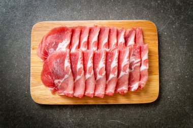 taze doğranmış domuz eti.