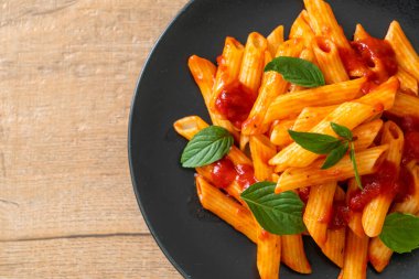 Domates soslu makarna İtalyan usulü.