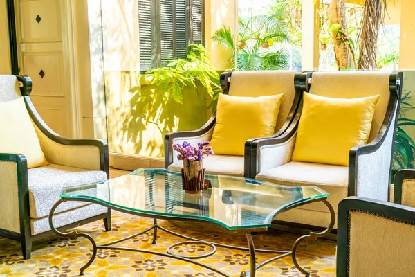 Prázdná Židle Stolní Dekorace Hotelovém Resortu — Stock fotografie