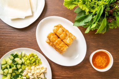 Vietnam domuz köftesi ve sebze paketleri (Nam-Neaung veya Nham Due) - Vietnam geleneksel yemek kültürü