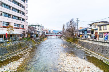 Takayama, Japonya, 12 Ocak 2020: Takayama şehrinin manzarası. Japonya 'nın küçük Kyoto' su olarak adlandırılır ve Edo döneminden beri kurulmuştur..