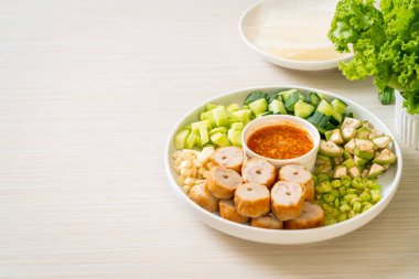 Vietnam domuz köftesi ve sebze paketleri (Nam-Neaung veya Nham Due) - Vietnam geleneksel yemek kültürü