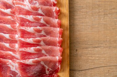 taze doğranmış domuz eti.