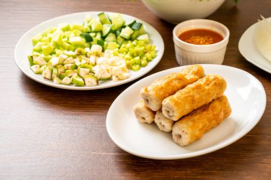 Vietnam domuz köftesi ve sebze paketleri (Nam-Neaung veya Nham Due) - Vietnam geleneksel yemek kültürü